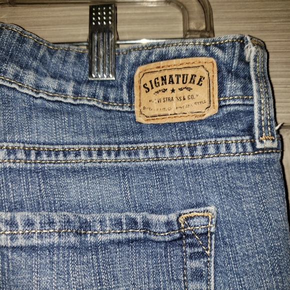 Levi's signature low rise boot cut women's Misses 14 long jeans 32 lenth. - Picture 6 of 7